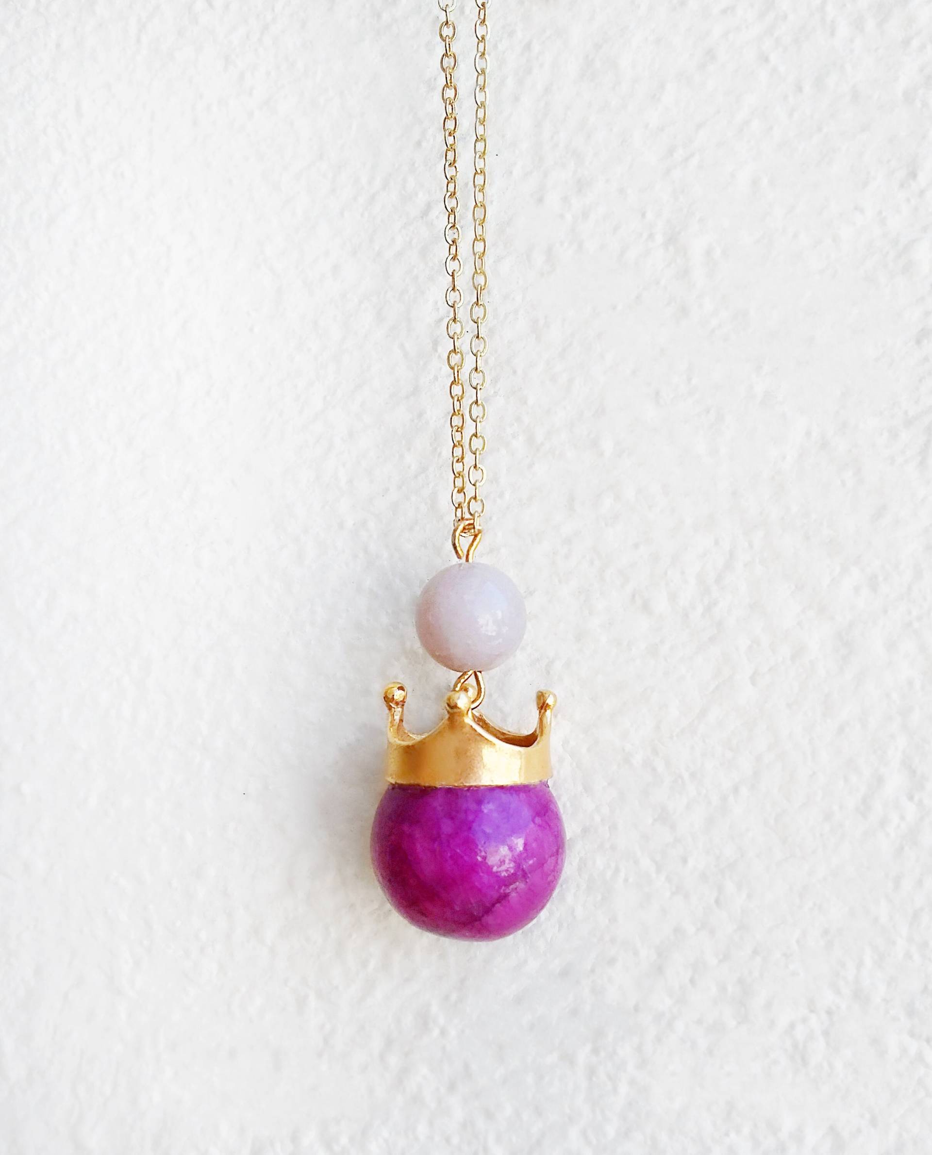 Jade Edelstein Halskette, Gold Krone Königin Lange Anhänger Nette Einzigartige Prinzessin Halskette Jade Edelstein Halskette, Gold Krone Königin Lange Anhänger Nette Einzigartige Prinzessin Halskette von MarKiJewelry