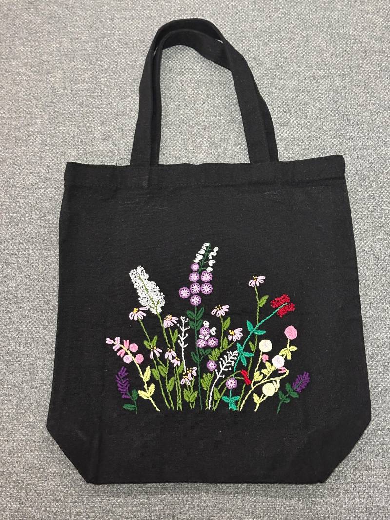 Handbestickte Stofftasche/Jutebeutel Einkaufstasche Shopper Handbestickte Stofftasche/Jutebeutel Einkaufstasche Shopper von MarTheKreationen