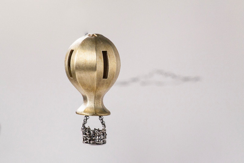 Globus, Unikat, Messing Und Silber Juwel Pin, Brosche Ballon von MarVeloyJewels