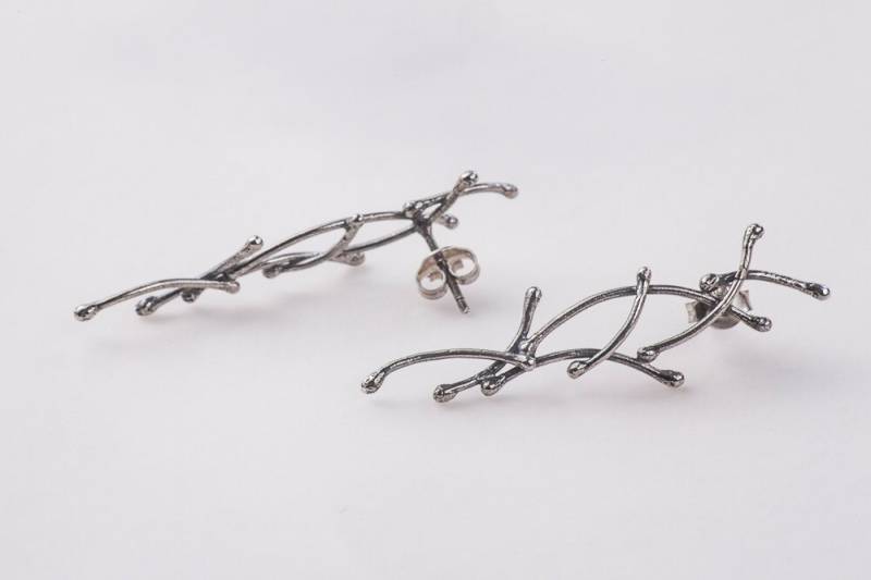 Lange Schwarz Silberne Ohrringe, Silberdraht Lange Und Leichte Ohrringe Für Moderne Frauen, Schnappverschluss Ohrringe von MarVeloyJewels