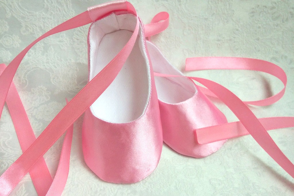 Baby Rosa Satin Ballerinas Weiche Sohlen-Walker-Schuhe von MarVikBaby