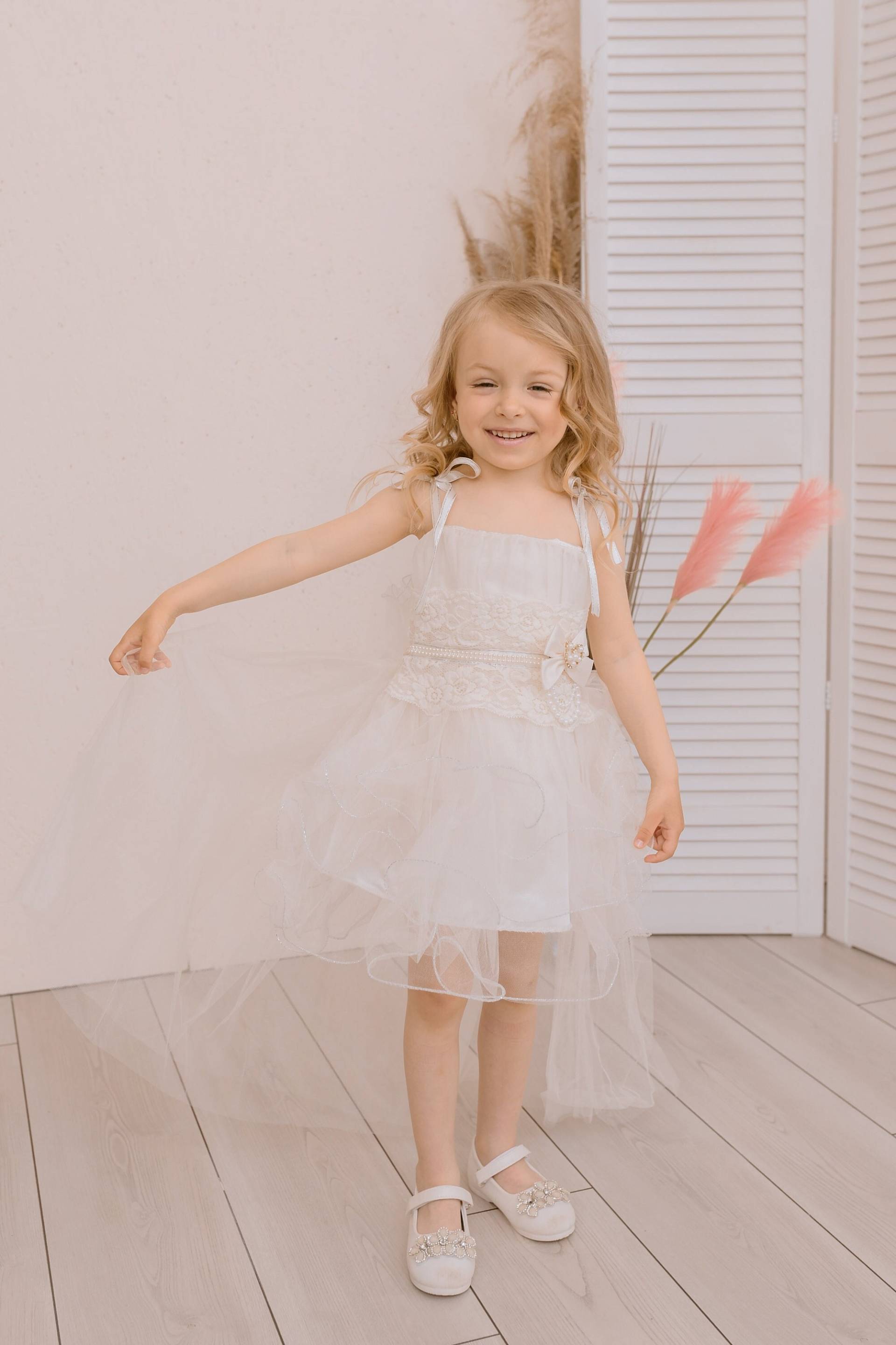 Elfenbeinspitze Mädchenkleid Mit Abnehmbarer Langer Schleppe, Tüll Und Satin Babykleid, Mädchen Partykleid, Blumenmädchen Outfit, Kommunionkleid von MarVikBaby