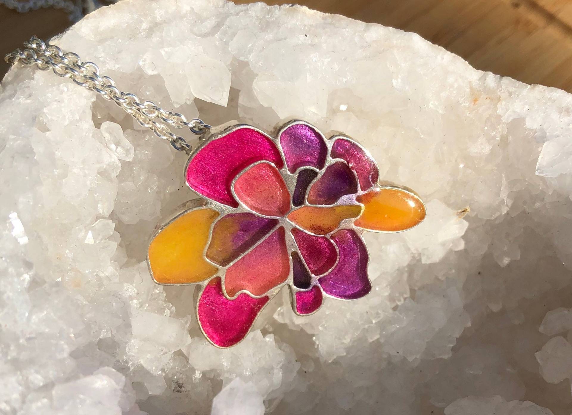 sterling Silber Harz Blume Resinate Wisha Halskette - Sunset Farben Rosa Gelb sterling Silber Harz Blume Resinate Wisha Halskette - Sunset Farben Rosa Gelb von MaraFriedland
