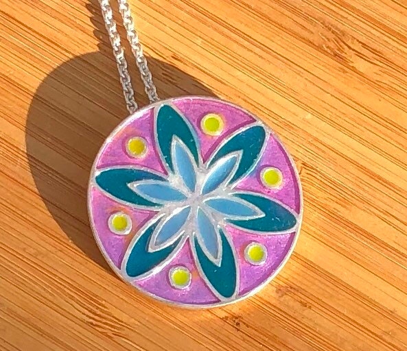 Mandala Sterling Silber Anhängerresinate Anhänger Lila Lila Blau Mandala Sterling Silber Anhängerresinate Anhänger Lila Lila Blau von MaraFriedland