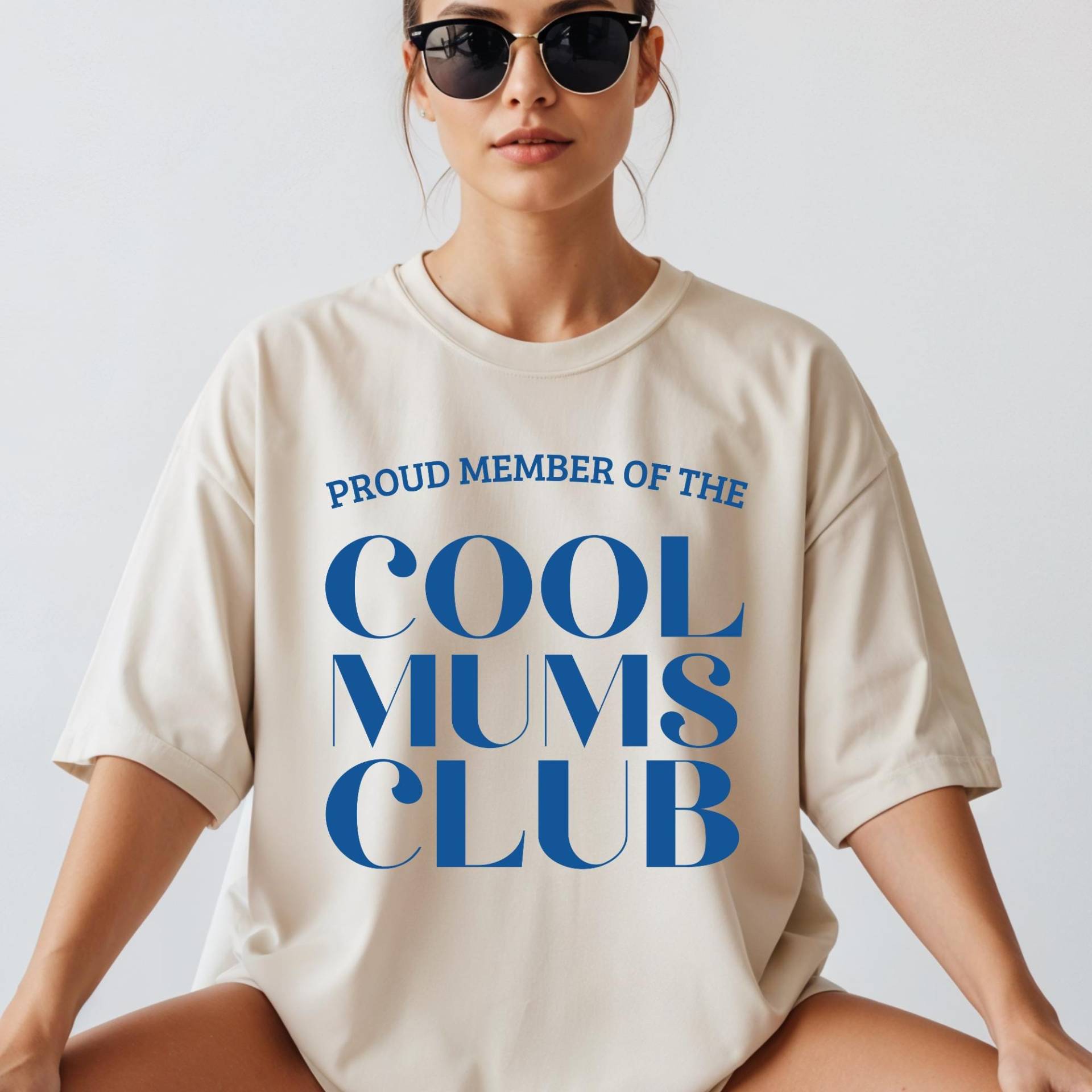 Cool Mums Club Shirt | Coole Mama T-Shirt Geschenk Idee Muttertag Trend Outfit Mütter von MaraVonKech