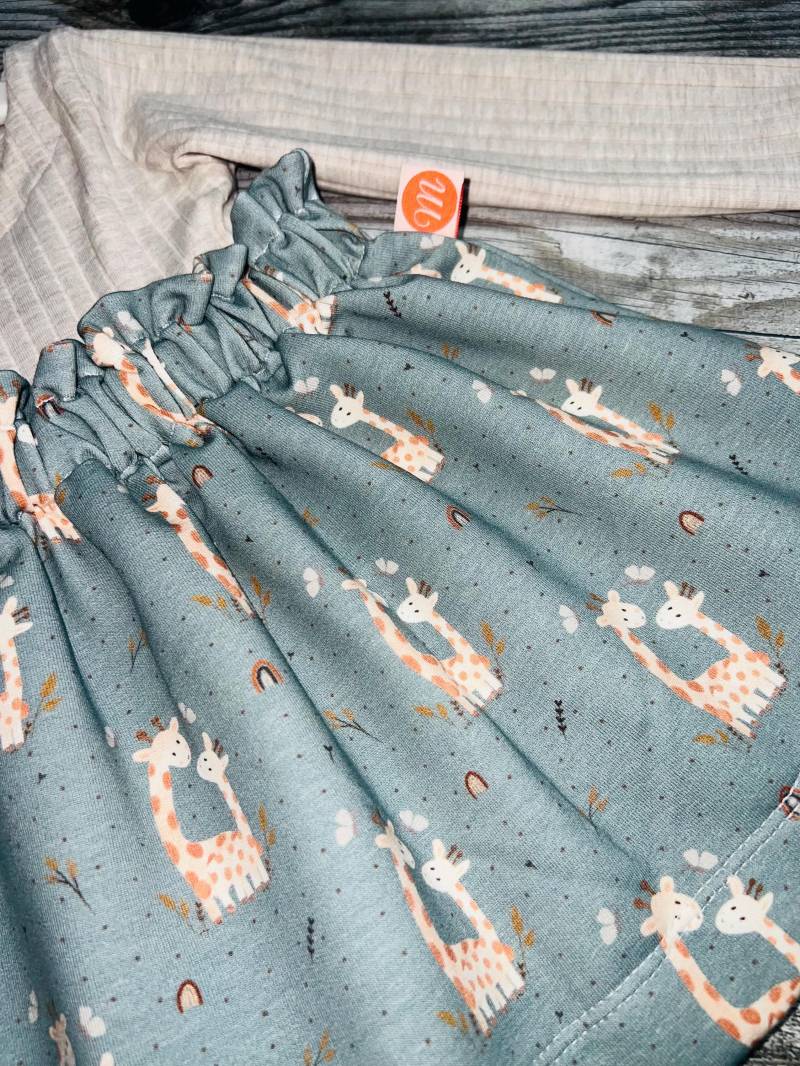 Handmade Baby Kleidchen Langarm Unikat Einzelstück Größe 74 Mit Kleinen Giraffen Mamaliebe von MarakiDesignShop