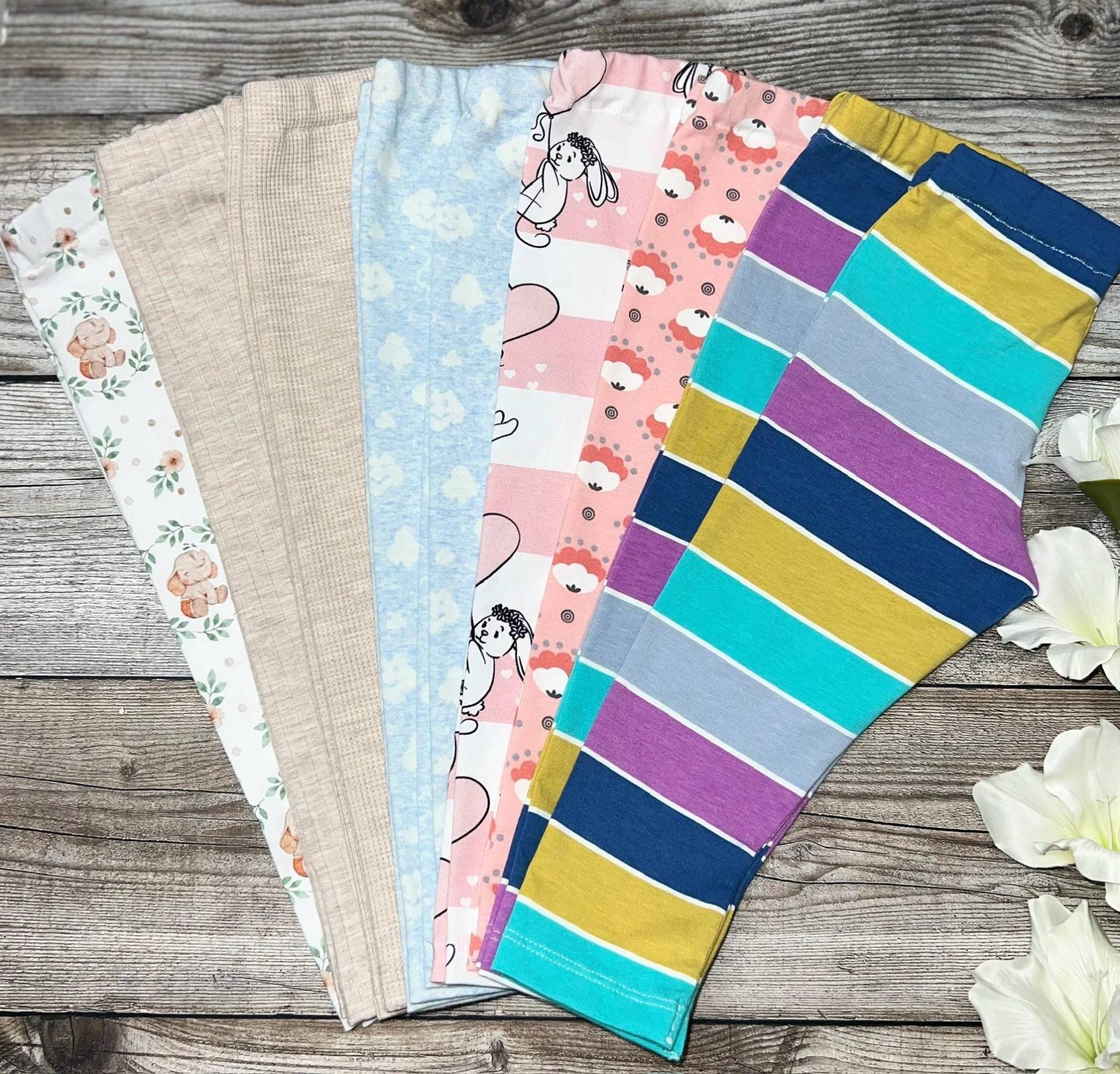 Handmade Leggings Hose Verschiedene Motive in Größe 80-86, Sofort Verfügbar Handmade Leggings Hose Verschiedene Motive in Größe 80-86, Sofort Verfügbar von MarakiDesignShop