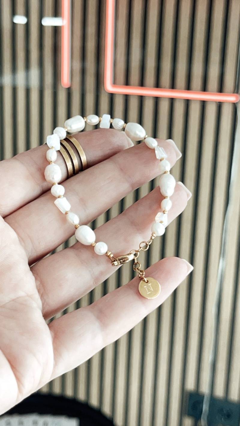 Edles Armband Mit Süsswasserperlen | Armkettchen Fusskettchen Personalisiertes von MarasBracelet