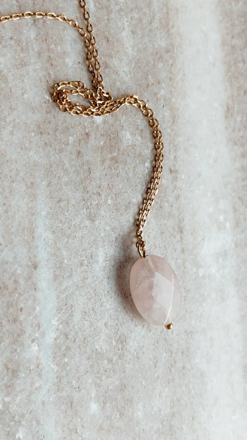 Rosenquarz | Feine Kette Mit Rosenquarzanhänger Personalisierter Schmuck Bohoschmuck von MarasBracelet