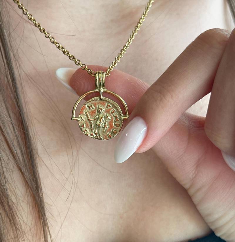 Schutzkette Für Reisende | Heiliger Christophorus Amulett Travel Kette Edelstahl Echt Vergoldet von MarasBracelet