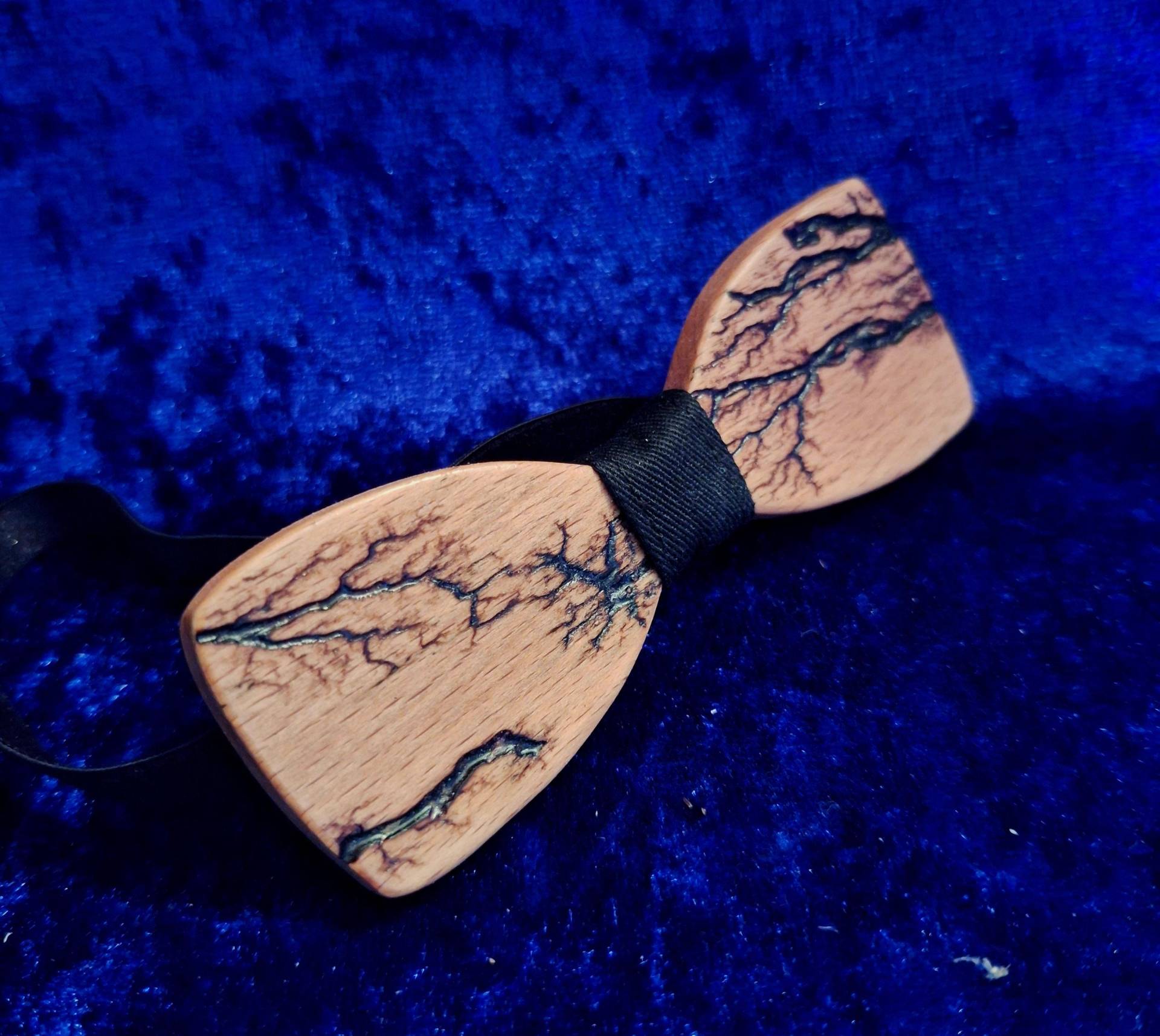 Fliege Holzfliege Lichtenberg Handmade Fliege Holzfliege Lichtenberg Handmade von MarbelloHolzdesign