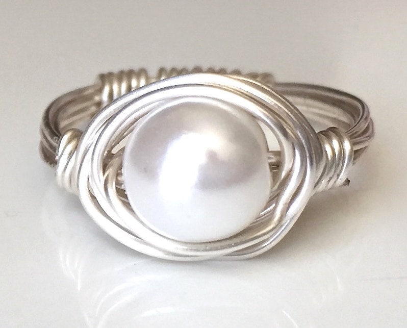 Perle Ring/Glas Perle/Handarbeit/Aus/Silberring/Weißgold Ring/Draht Gewickelt/Elegant/Geschenk/Größen 5-10 Perle Ring/Glas Perle/Handarbeit/Aus/Silberring/Weißgold Ring/Draht Gewickelt/Elegant/Geschenk/Größen 5-10 von MarbleDesignsJewelry