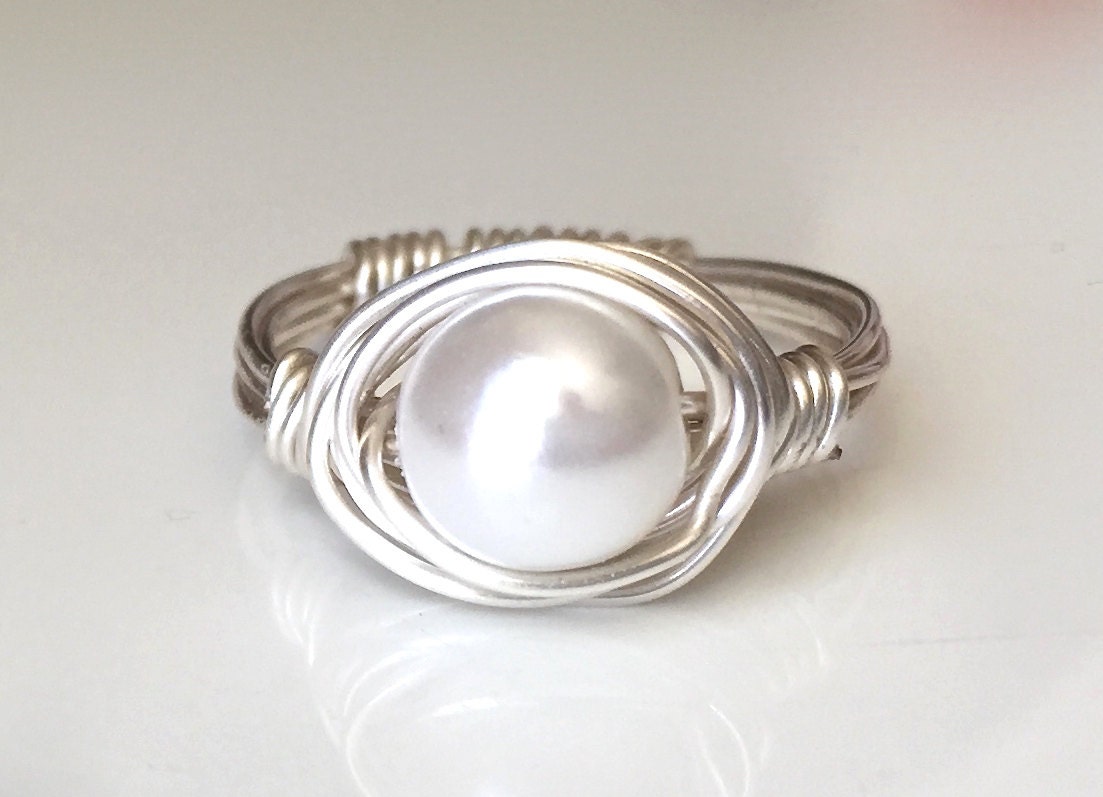 Perlenring/Glasperle/Handarbeit/Gebrochenes Weiß/Silberring/Gold Ring/Draht Gewickelt/Elegant/Geschenk/Größen 4-10(Halbe Größen Perlenring/Glasperle/Handarbeit/Gebrochenes Weiß/Silberring/Gold Ring/Draht Gewickelt/Elegant/Geschenk/Größen 4-10(Halbe Größen von MarbleDesignsJewelry