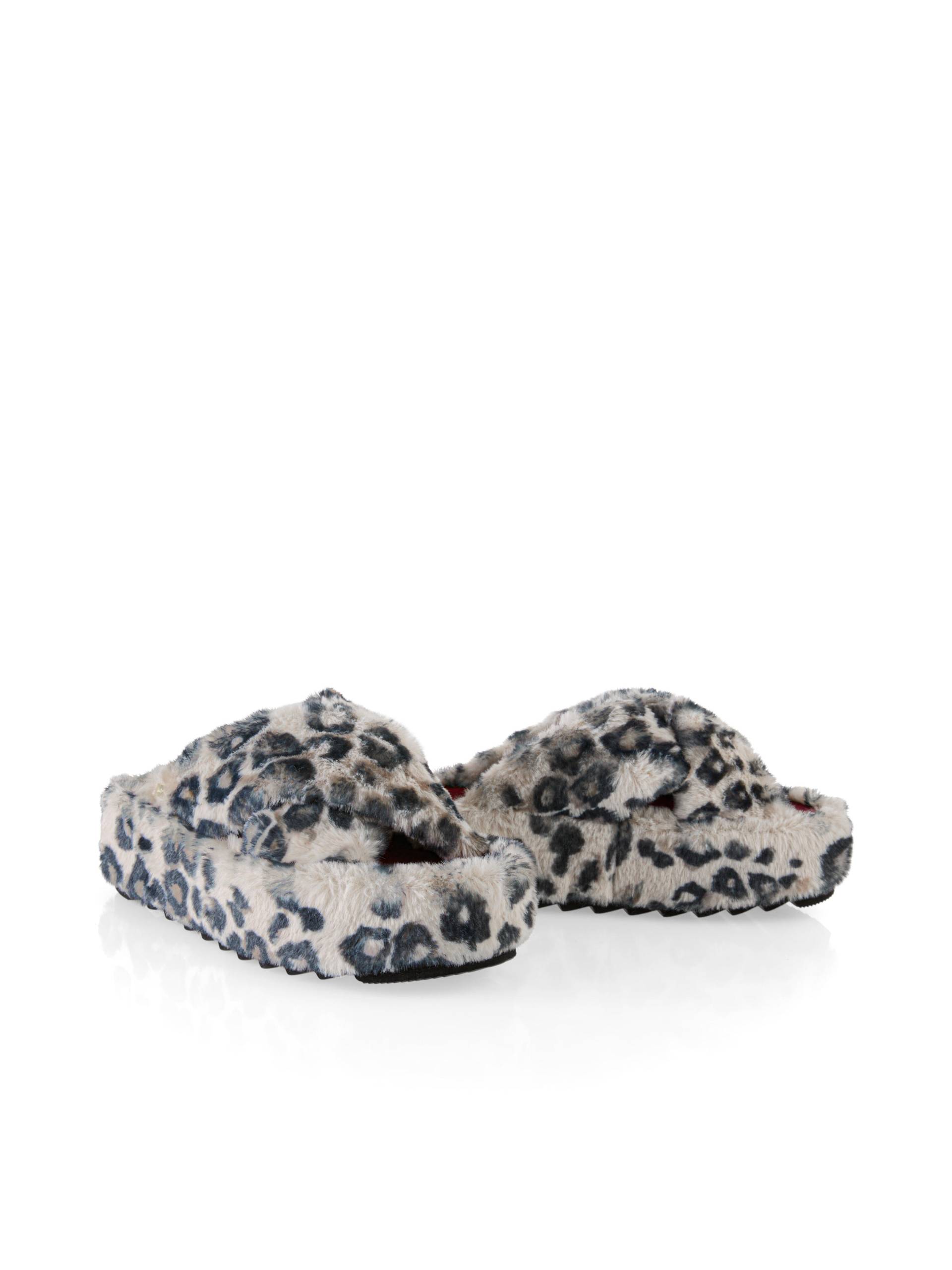 Marc Cain Collections - Kuscheliger Hausschuh aus Leo-Fake Fur soft cappuccino - Gr. - 37 von Marc Cain Collections