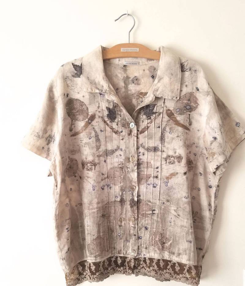 Upcycled Leinen Bluse, Natürlich Gefärbt, Ooak Top, Blatt Bluse von MarcelaBensabat