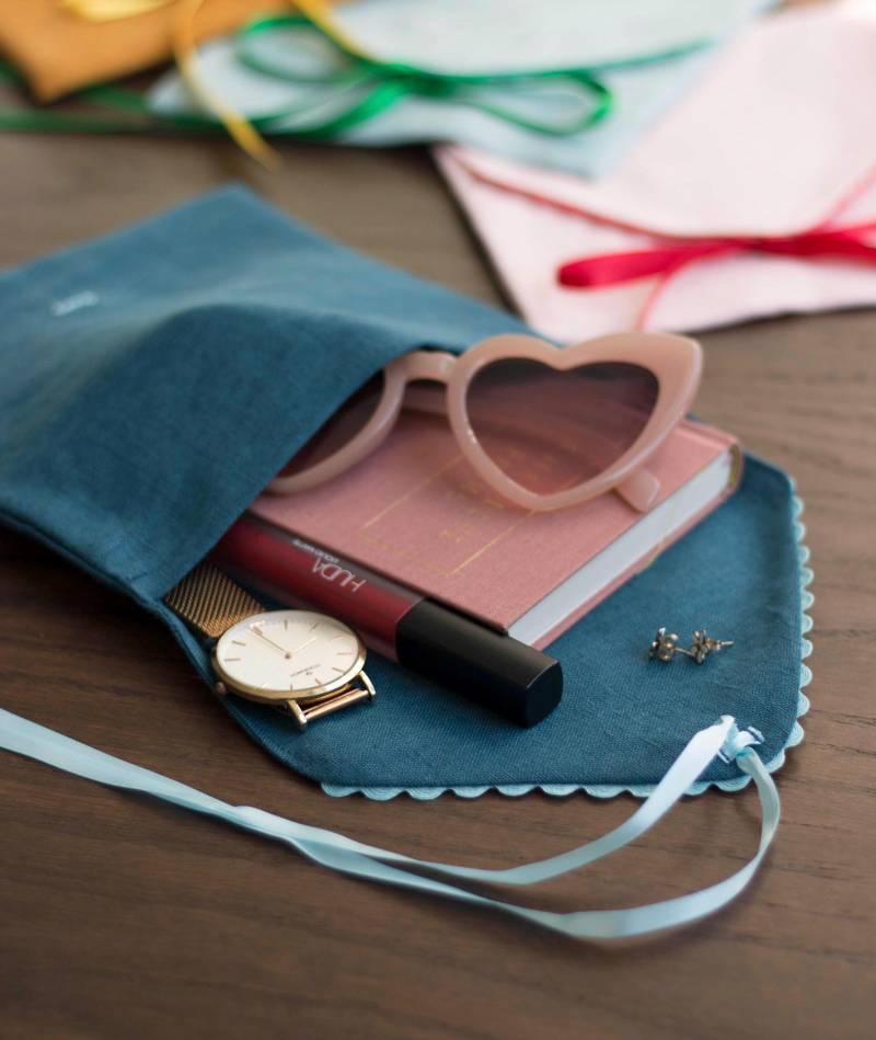 Ozeanblaue Leinentasche. Elegante Buchverpackung & Geschenkkartenhalter von March6TEEN