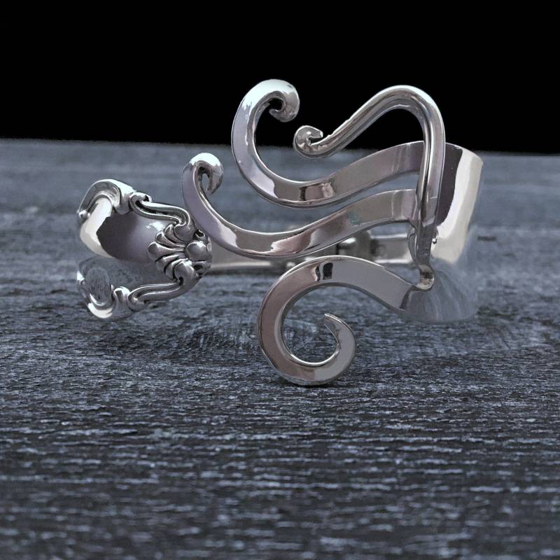 Frühling Gabel Armband Im Abstrakten Design 1, Schmuck, Löffel Armband, Besteck Moderner Schmuck von MarchelloArt