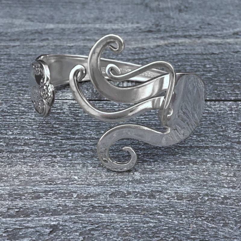 Funktionale Kunst, Einzigartiges Skulpturales Gabelarmband, Geschenke Für Frauen, Abstraktes Design, Handgemachter Silberschmuck von MarchelloArt