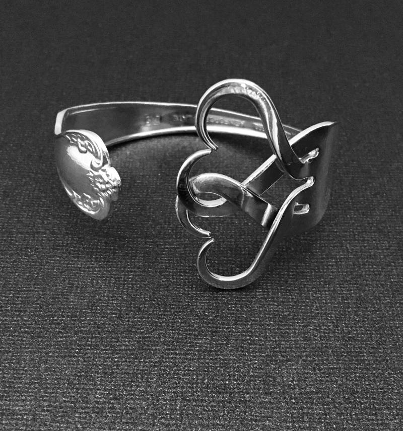 Gabel Armband, Eco Friendly Recycling Silberbesteck Schmuck in Verflechten Herzen Design Nummer Zwei Gabel Armband, Eco Friendly Recycling Silberbesteck Schmuck in Verflechten Herzen Design Nummer Zwei von MarchelloArt