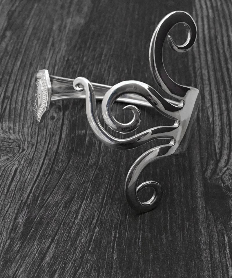 Handgemachte Geschenke Für Sie, Silber Handwerker Schmuck, Gabel Armbänder, Wellige Design 1, Einzigartige Armband Von Hand Gefertigt Aus Recycling von MarchelloArt