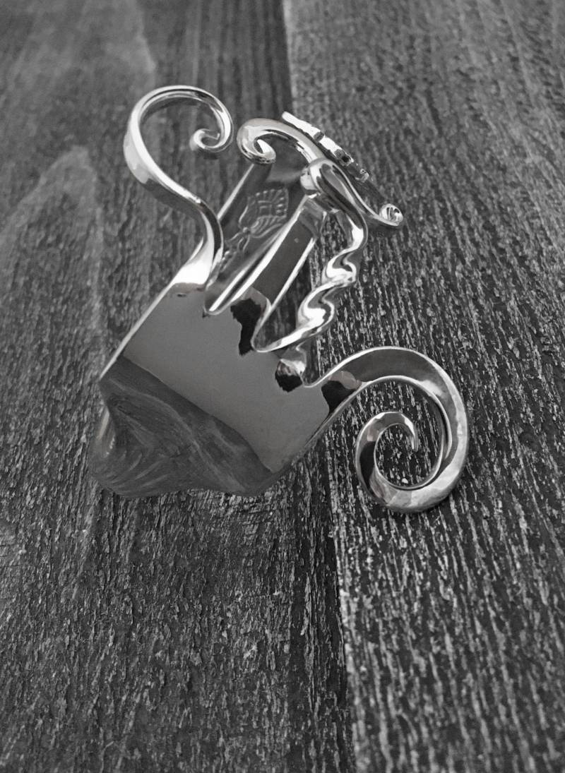 Ungewöhnliche Abstrakte Schmuck, Gabel Armband in Twisted Design, Einzigartige Armbänder, Recycling-Silberwaren-Armbänder von MarchelloArt