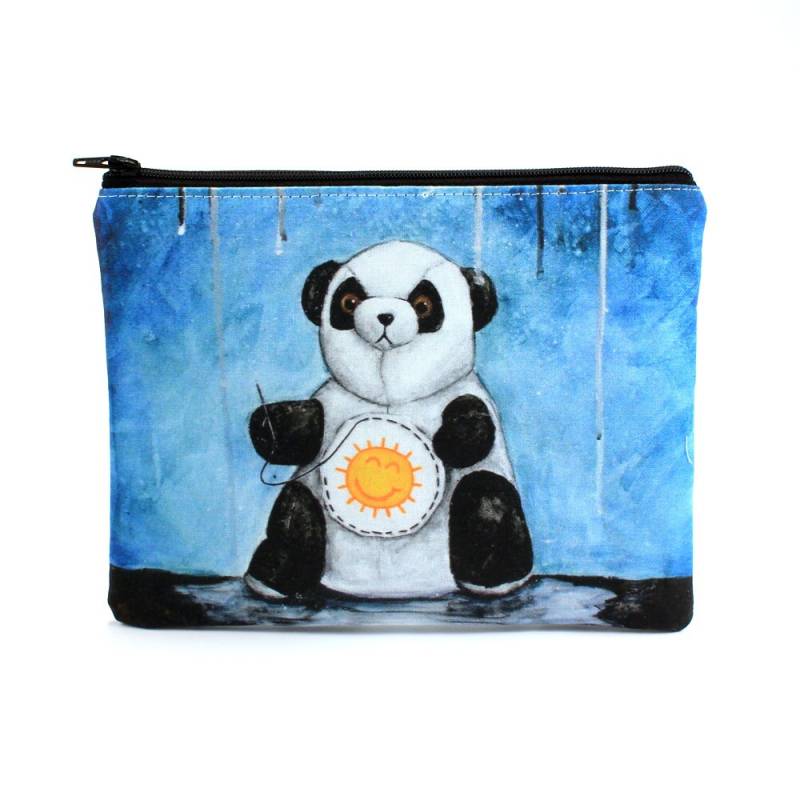 Ich Werde Alles Versuchen - Reißverschluss Beutel Panda Näht Sonnenschein Auf Bauch Um Sein Glück Zu Finden Kunst Von Marcia Furman von MarciaFurman