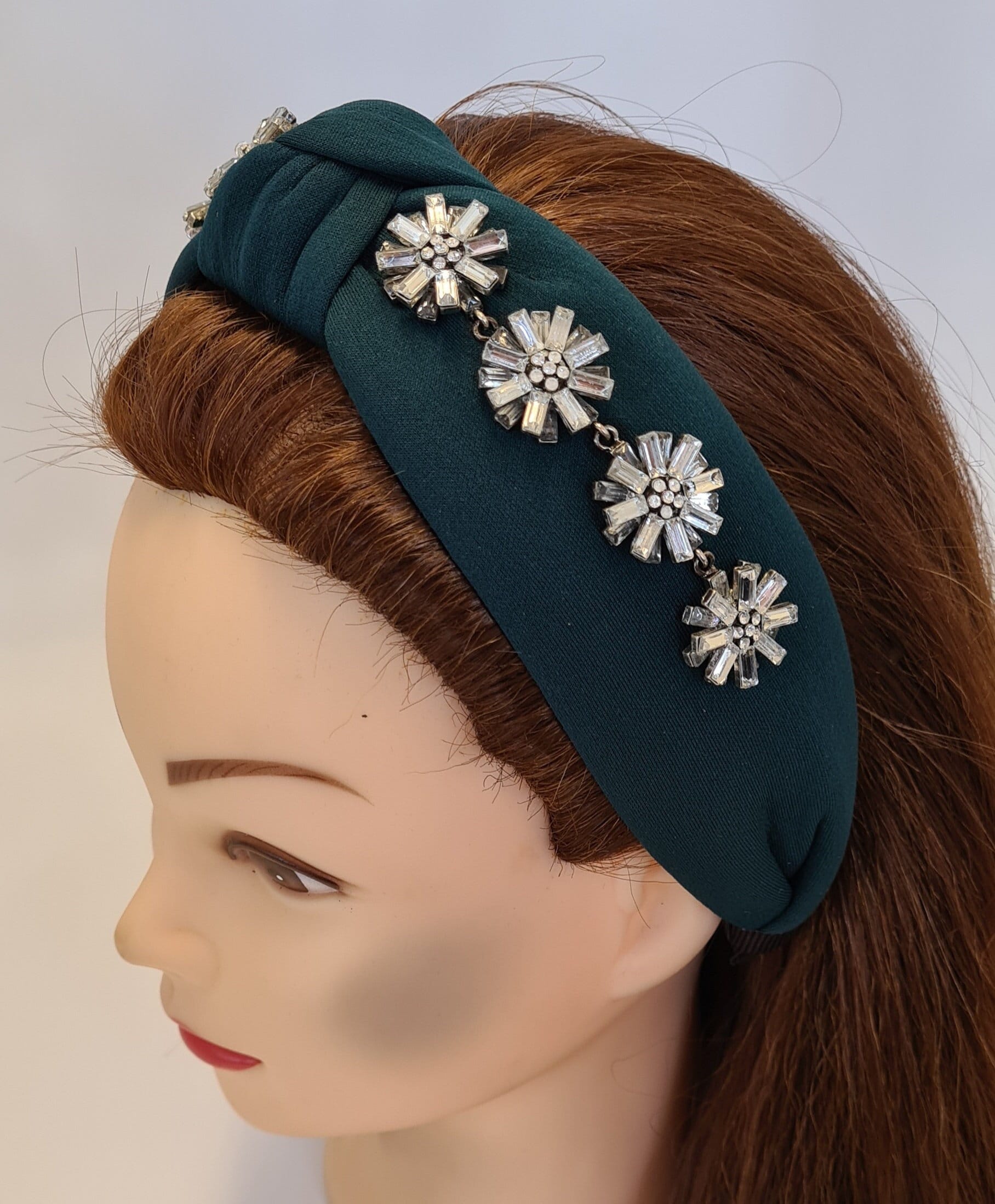 Leicht Gepolstertes Knoten Stirnband Kristall Strass Edelstein Blume Verzierung Damen Haarband Tiara Fascinator Bandeau Turban Stil Krone von MareeAlexanderDesign