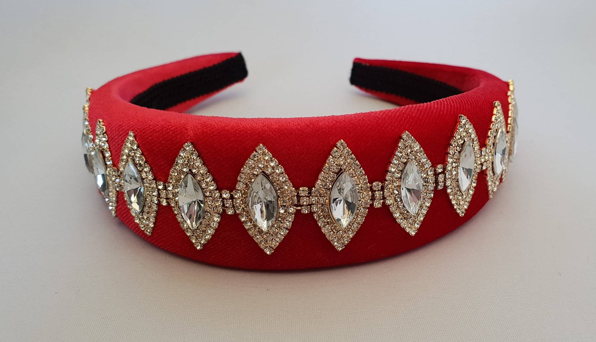 Red Samt Kopfband-Kristall Strass-Diamant-Form Verzierung Damen Haarband Handgemachte Barock-Stil 4cm Breite Krone Einzigartig Red Samt Kopfband-Kristall Strass-Diamant-Form Verzierung Damen Haarband Handgemachte Barock-Stil 4cm Breite Krone Einzigartig von MareeAlexanderDesign