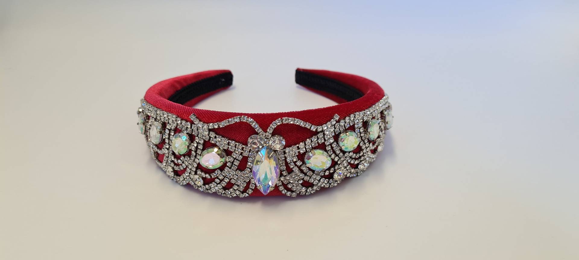 Rot Gepolstertes Samt Stirnband Glas Ab Kristall Strass Edelstein Verzierung Damen Haarband Handgemacht Barock Stil Breite Krone Fascinator von MareeAlexanderDesign