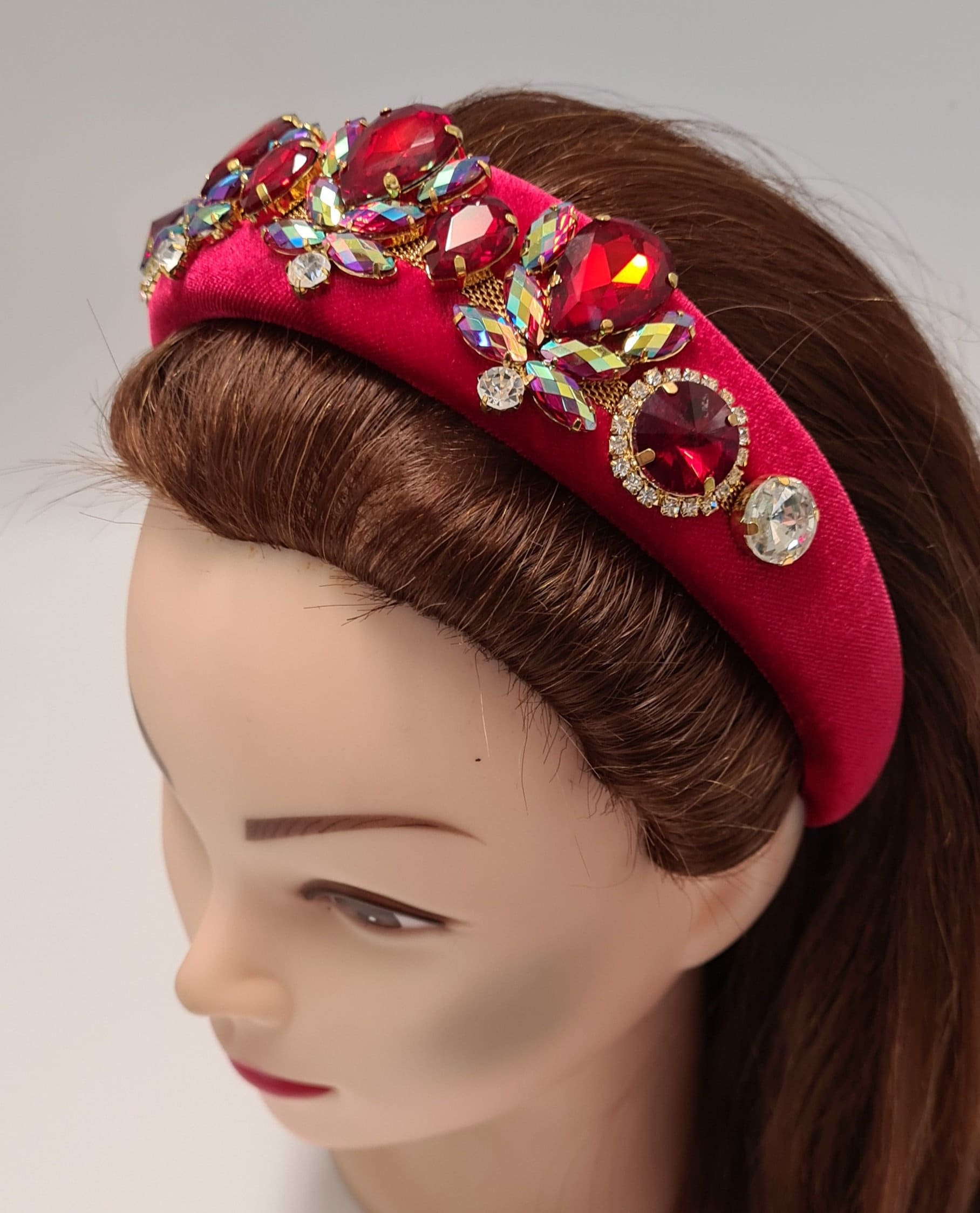 Rot Gepolstertes Samt Stirnband Glas Kristall Strass Blume Verzierung Damen Haarband Handarbeit Barock Stil 4cm Breit Krone Fascinator von MareeAlexanderDesign