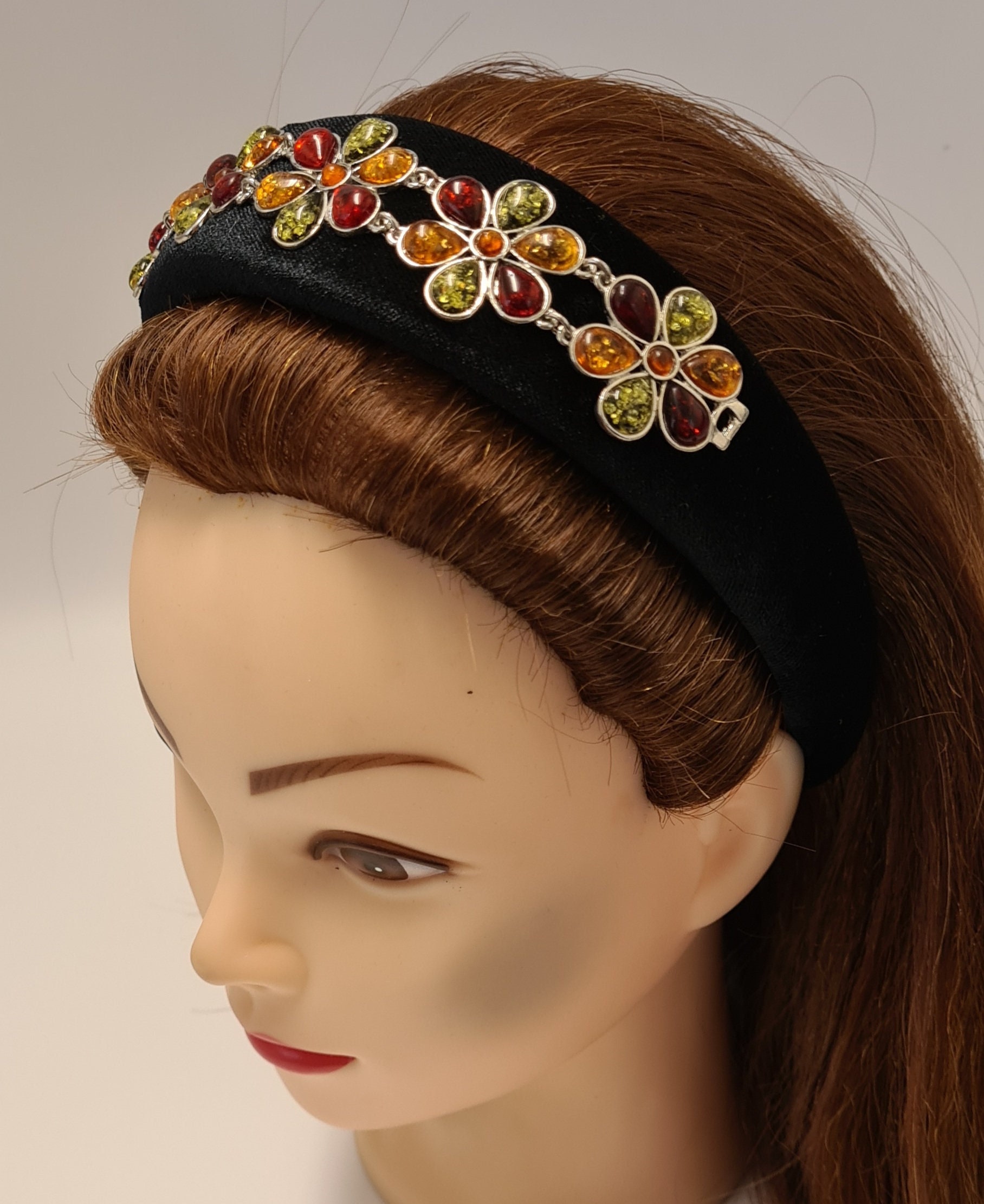 Schwarz Gepolstertes Samt Stirnband Bunt Glas Edelstein Blumen Verzierung Damen Haarband Handgemacht Barock Stil Krone Tiara Fascinator von MareeAlexanderDesign