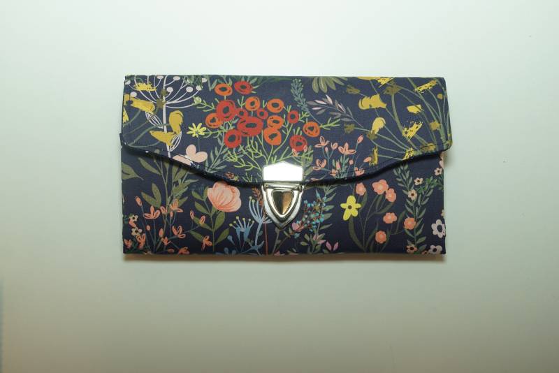 Portmonee Grethe Blumen Rot Gelb Rosa Handmade Unikat von MareikeKoehlerliesel