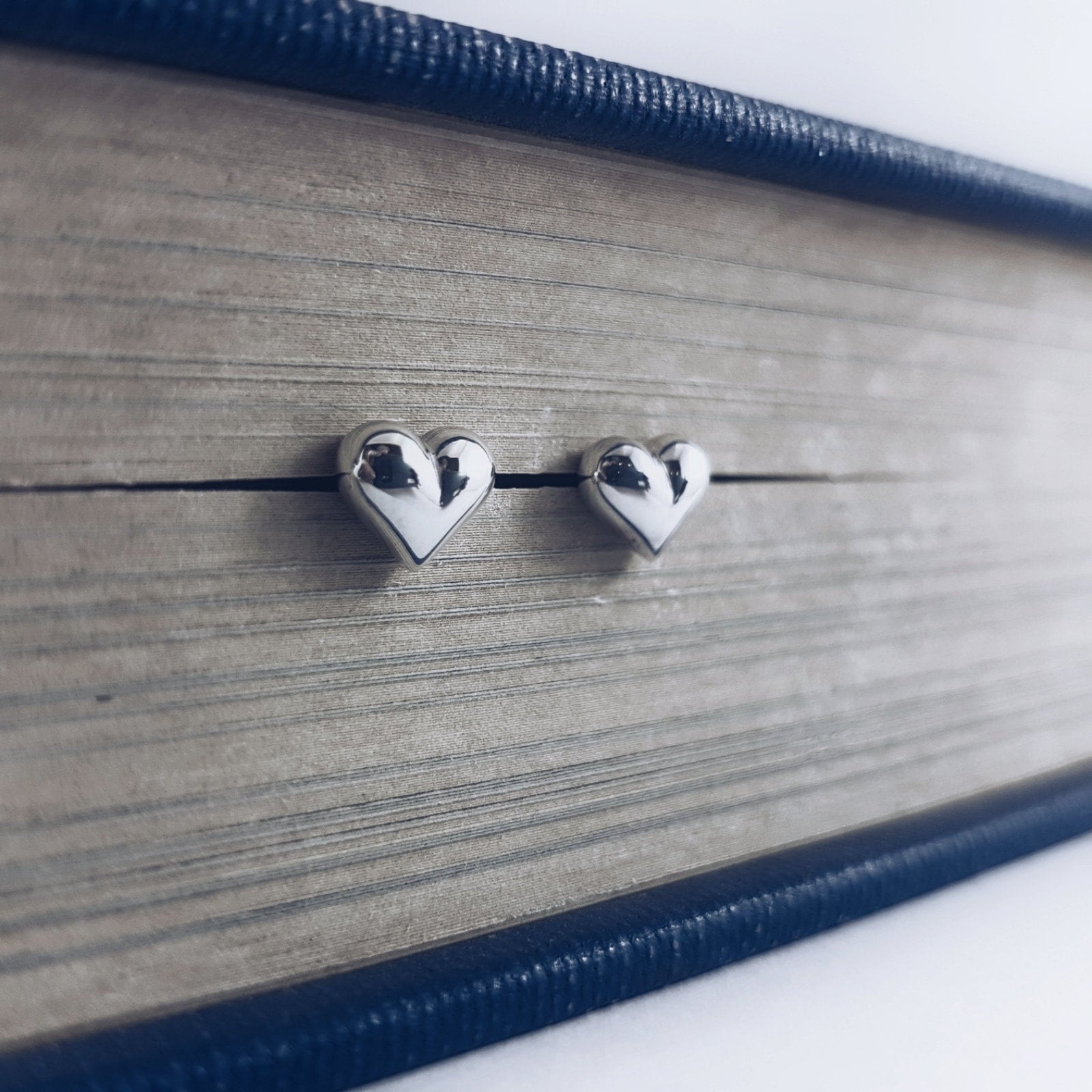 sterling Silber Herz Ohrstecker Handgefertigte Puffy Ohrringe sterling Silber Herz Ohrstecker Handgefertigte Puffy Ohrringe von MarenWatsonDesigns