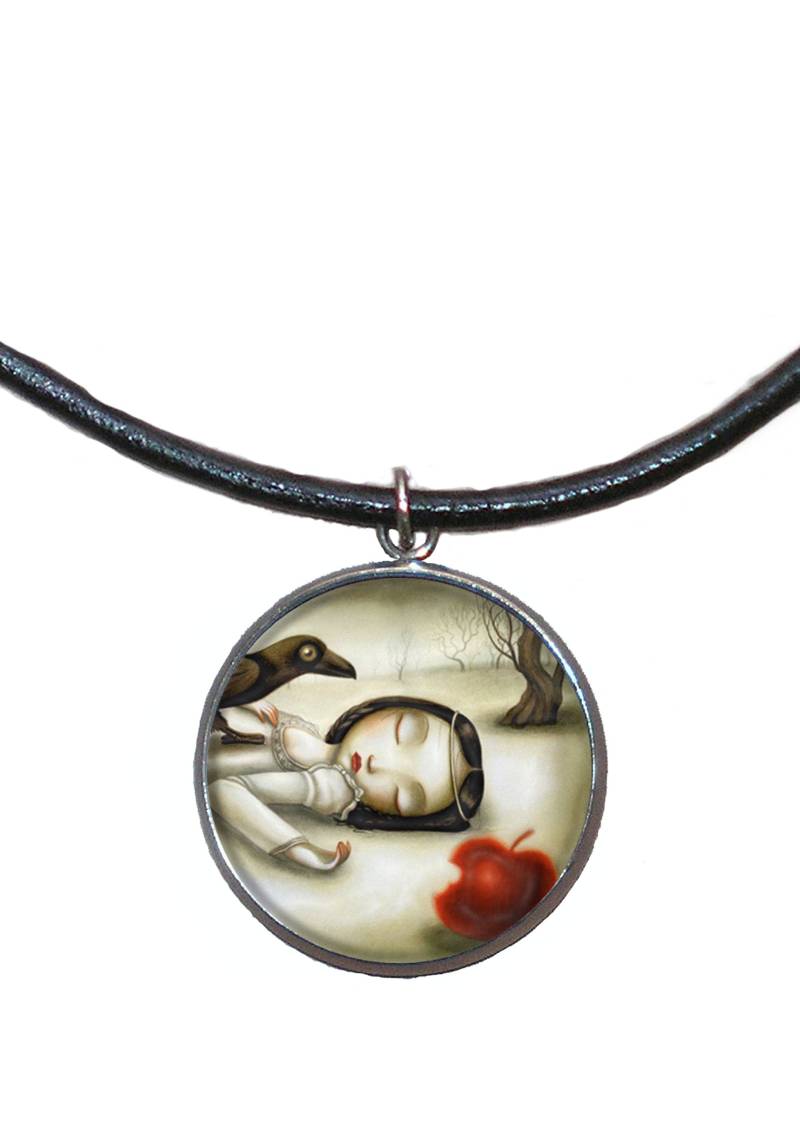 stahlanhänger, 30mm, Lederband, Handgefertigt, Schneewittchen Illustration von Marengostyle