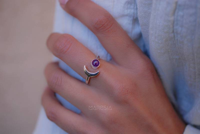 Amethyst Halbmond Ring ~ Sterling Silber 925 ~Handarbeit ~Verstellbarer ~Boho ~Hippie ~Februar Geburtsstein~Boho ~Geschenk Für Sie Mr128 von MaresiaJewelry
