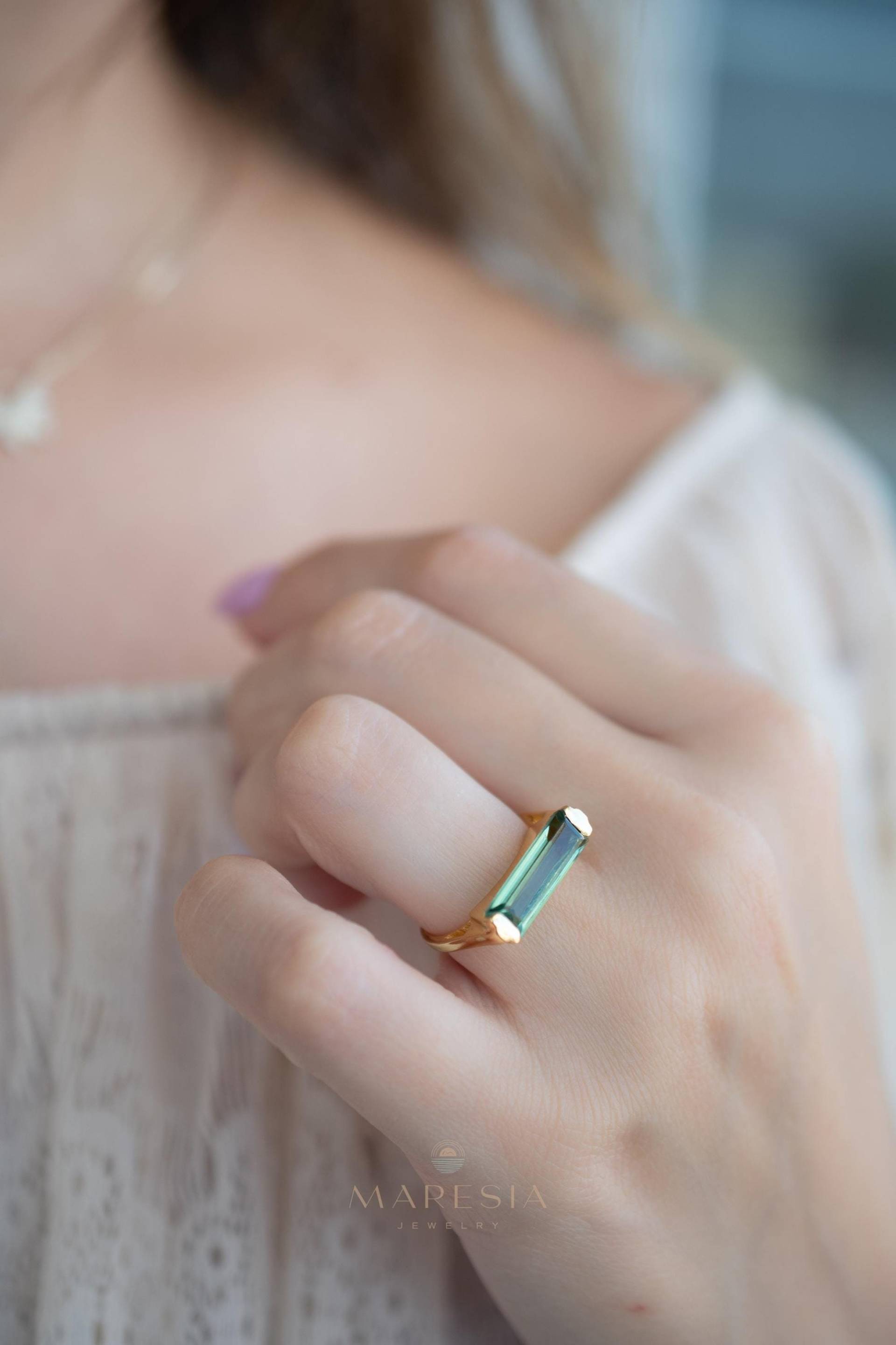 Grüner Amethyst Hydro Ring ~ Rechteckiger Stein 18K Gold Vergoldet Schmuck Handgemacht Boho Mr343 von MaresiaJewelry