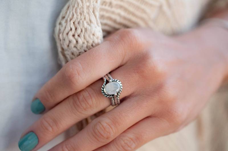 Mondstein ~ Sterlingsilber 925 Handgemacht Edelstein Statement Alltag Solitär Hippie ~Boho~Juni Geburtsstein~ Stacking~Mr170 von MaresiaJewelry