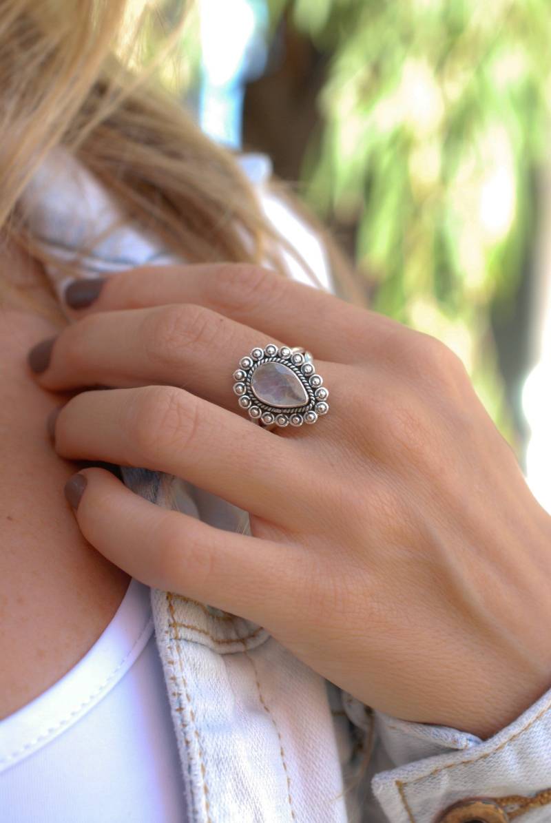 Mondstein ~ Sterlingsilber 925 Handgemacht Edelstein Statement Alltag Solitär Hippie ~Boho~Juni Geburtsstein~ Stacking~Mr172 von MaresiaJewelry