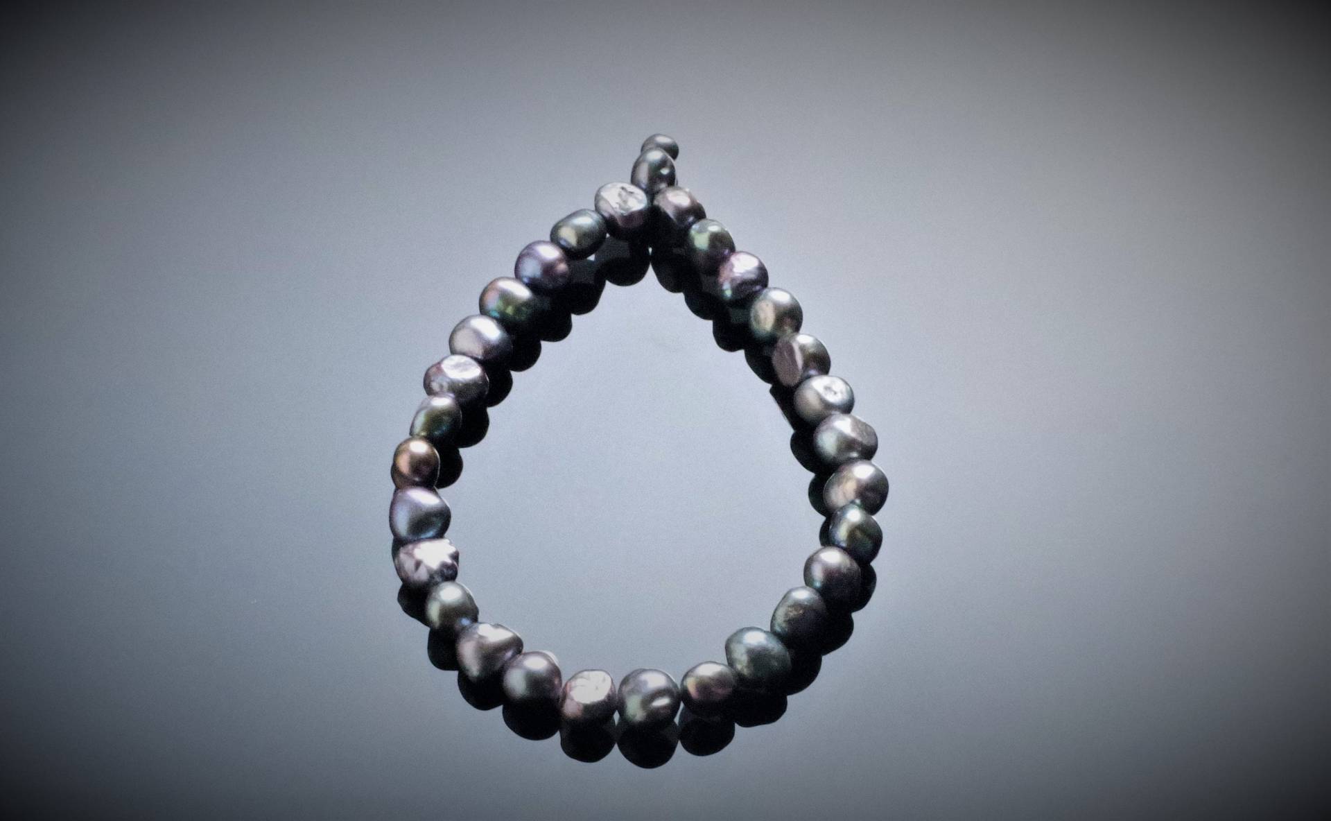 Armband Aus Zuchtperlen, Schwarze Perlen 7-8mm von MaressiSchmuck