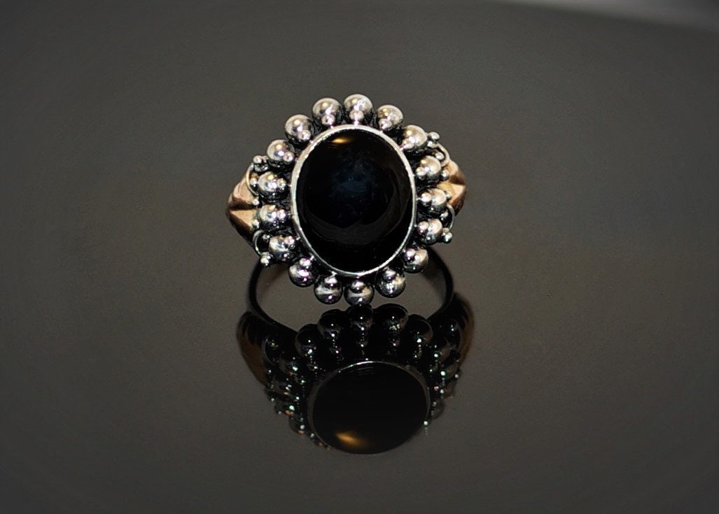 Auffallender Ring Aus Silber, Gold Und Onyx von MaressiSchmuck