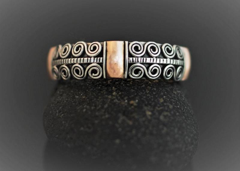 Edler Ring Aus Silber Und Gold, Bicolor, Stapelring, Statement von MaressiSchmuck