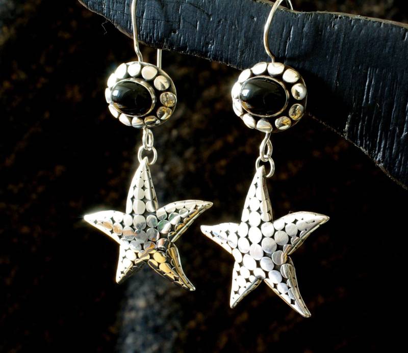 Hübsche Seesternchen Ohrringe Aus Silber Und Onyx Edelsteinschmuck Hübsche Seesternchen Ohrringe Aus Silber Und Onyx Edelsteinschmuck von MaressiSchmuck