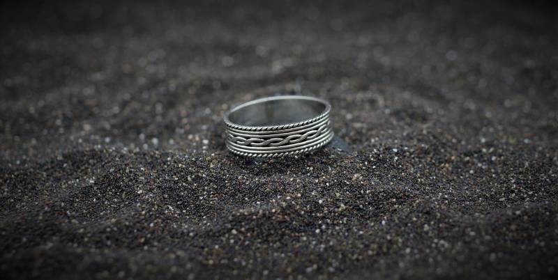 Hübscher Bandring Aus Silber Mit Filigranem Muster Hübscher Bandring Aus Silber Mit Filigranem Muster von MaressiSchmuck