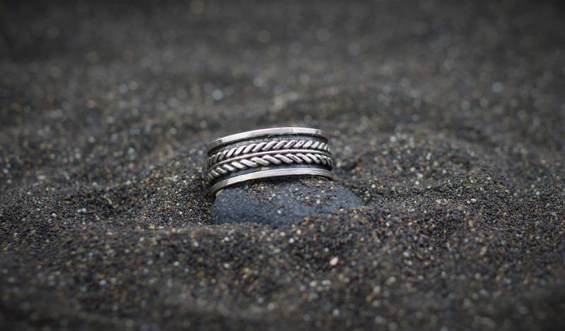 Hübscher Bandring Aus Silber Mit Filigranem Muster Hübscher Bandring Aus Silber Mit Filigranem Muster von MaressiSchmuck