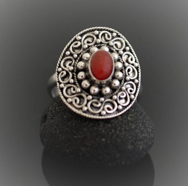 Ring Aus Silber Und Koralle, Statementring, Korallenschmuck von MaressiSchmuck