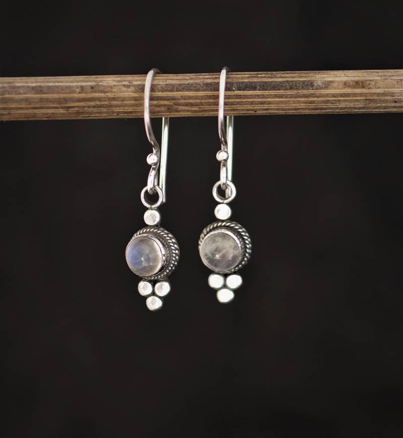 Silberne Ohrringe Mit Mondstein, Geburtsstein, Heilstein, Monatsstein von MaressiSchmuck