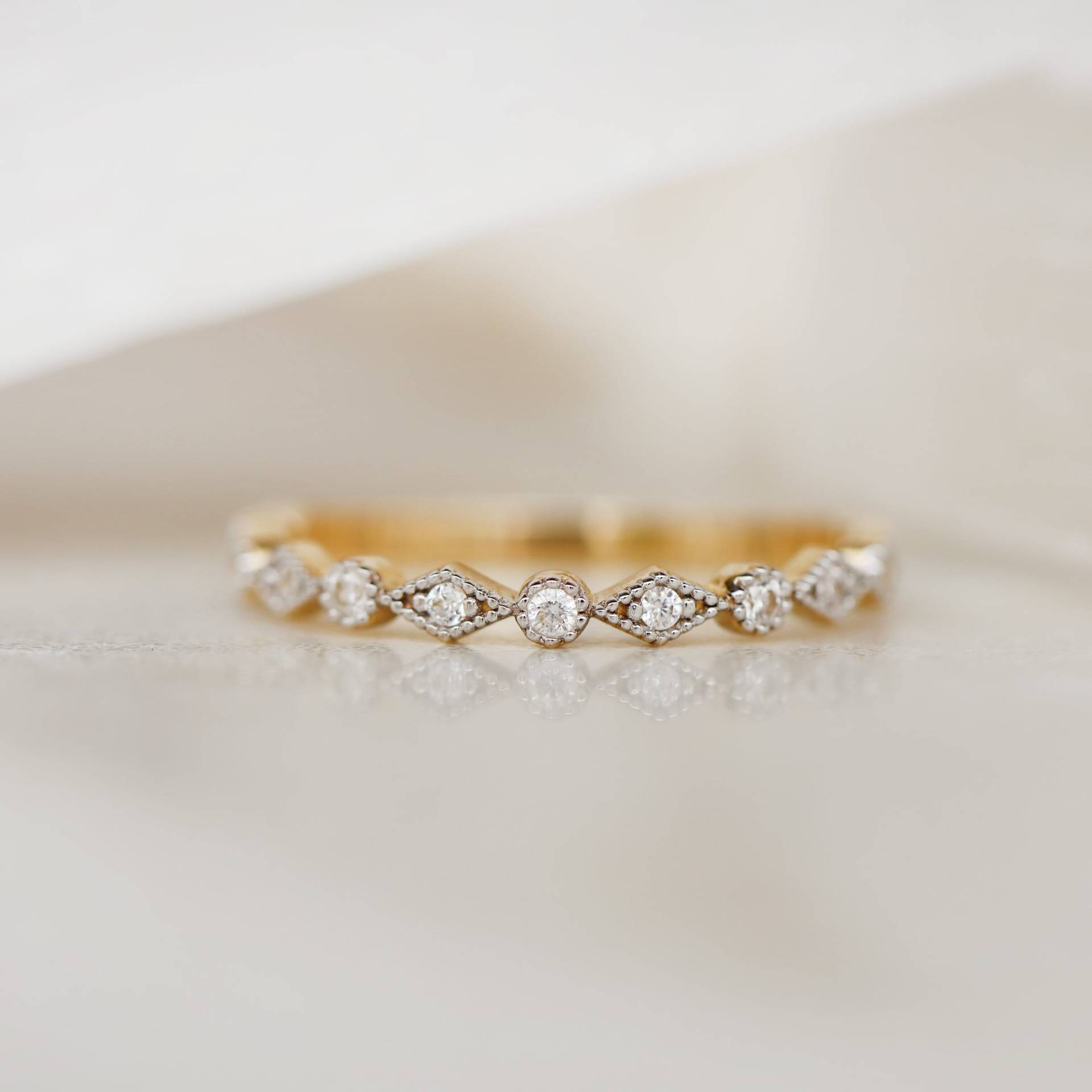 14K Solid Gold Egremni Ring, Zierlicher Einfacher Stapelring, Zarter Eleganter Versprechen Echter Schmuck, Geschenk Für Sie von Maresuijewelry