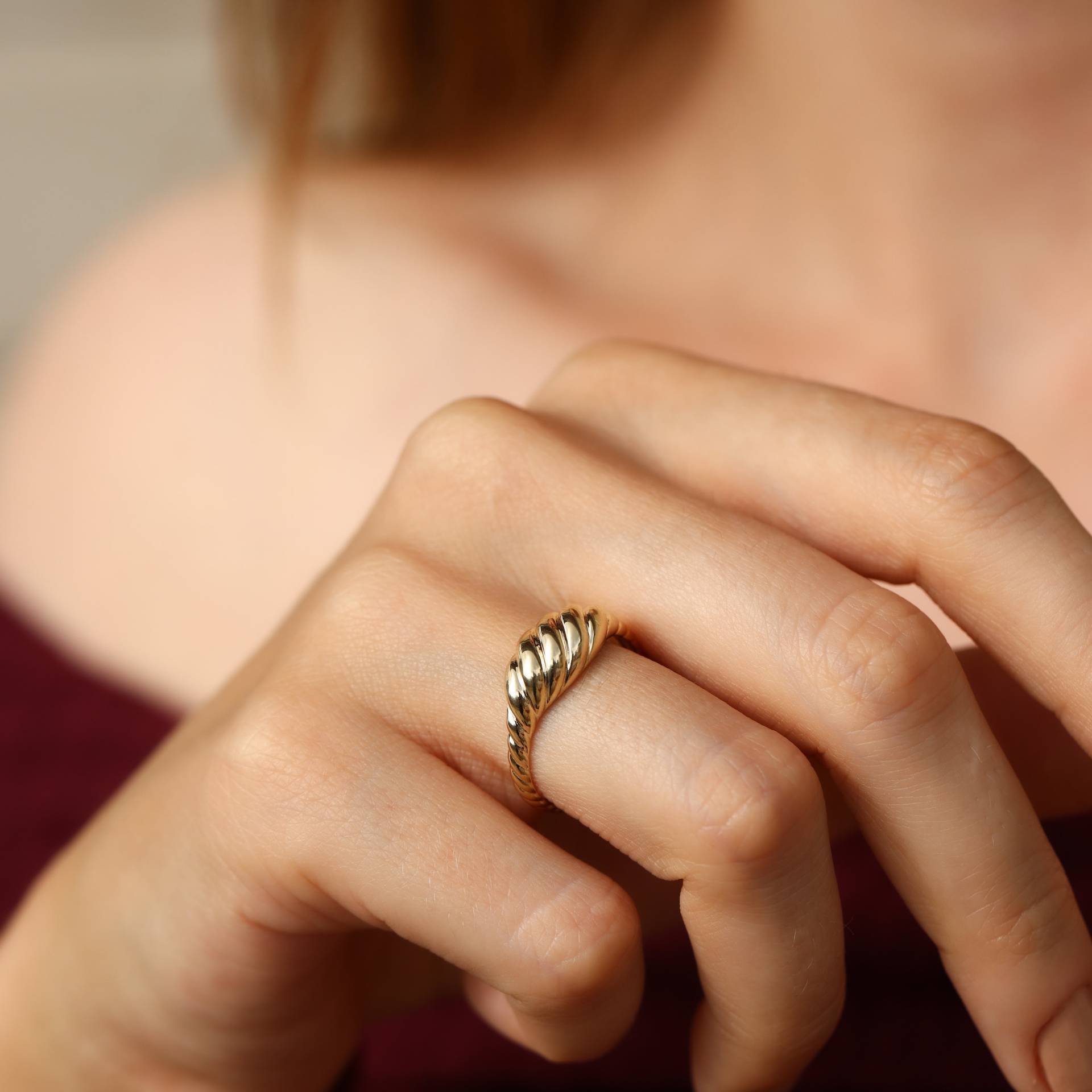 Mimulus Cardinas, 14K Solid Gold Ring, Zierliche Stapelring Für Frauen, Geschenk Sie, Minimal Schmuck, Zarter Eleganter Schmuck von Maresuijewelry