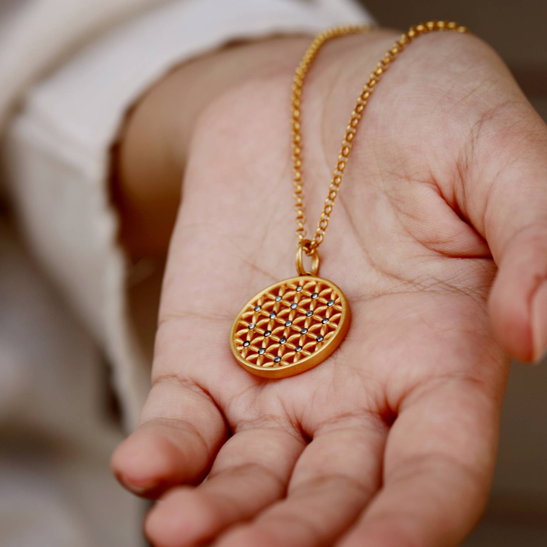 Siedra Halskette, 24K Gelbgold Über Silber Halskette Mit Diamanten, Geschenk Für Sie, Antiker Schmuck von Maresuijewelry
