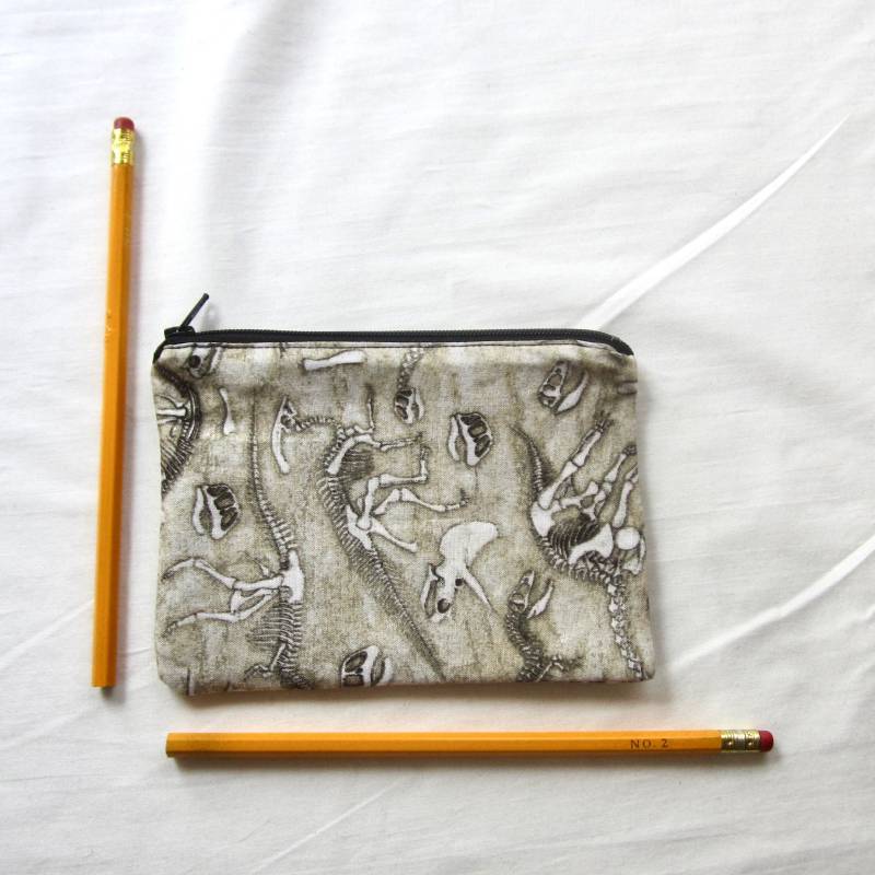 Dinosaurier Knochen Stoff Coin Purse/Reißverschluss Beutel/Geschenkkarte Umschlag Dinosaurier Knochen Stoff Coin Purse/Reißverschluss Beutel/Geschenkkarte Umschlag von MarfDaze